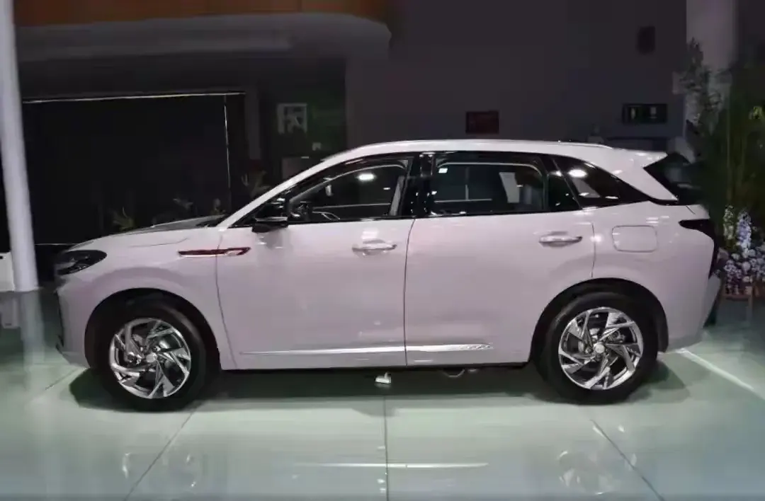 紅旗 HS3 PHEV:場景化優勢點亮出行新體驗