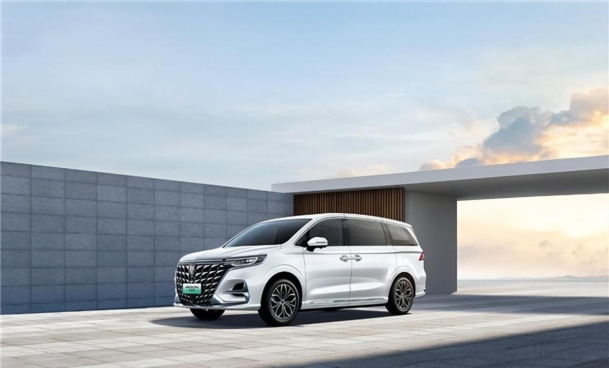 全新家庭選擇,榮威iMAX8 DMH家用GL8強(qiáng)勢(shì)來(lái)襲