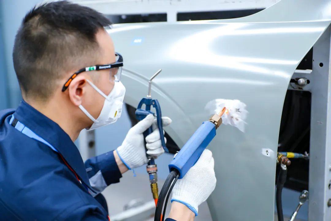 把修車辦成比賽,沃爾沃是豪華品牌第一家