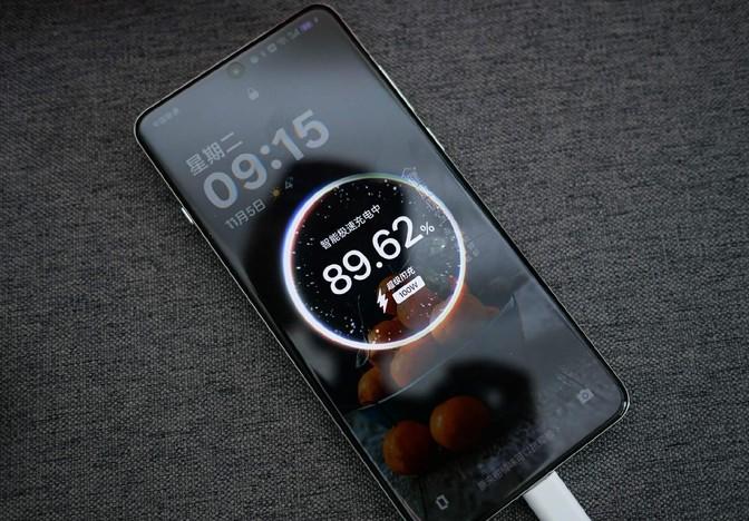 標準版定價Pro級體驗,一加13新鮮開箱