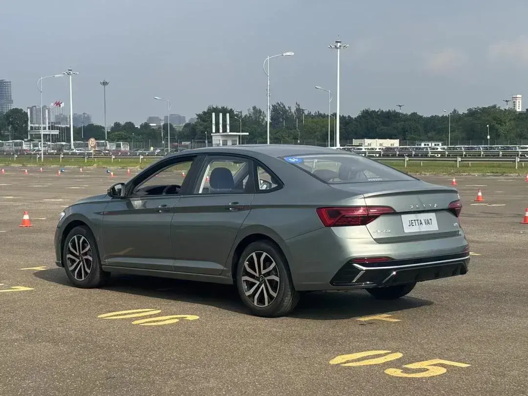 捷達 VA7:全家出行的幸福座駕