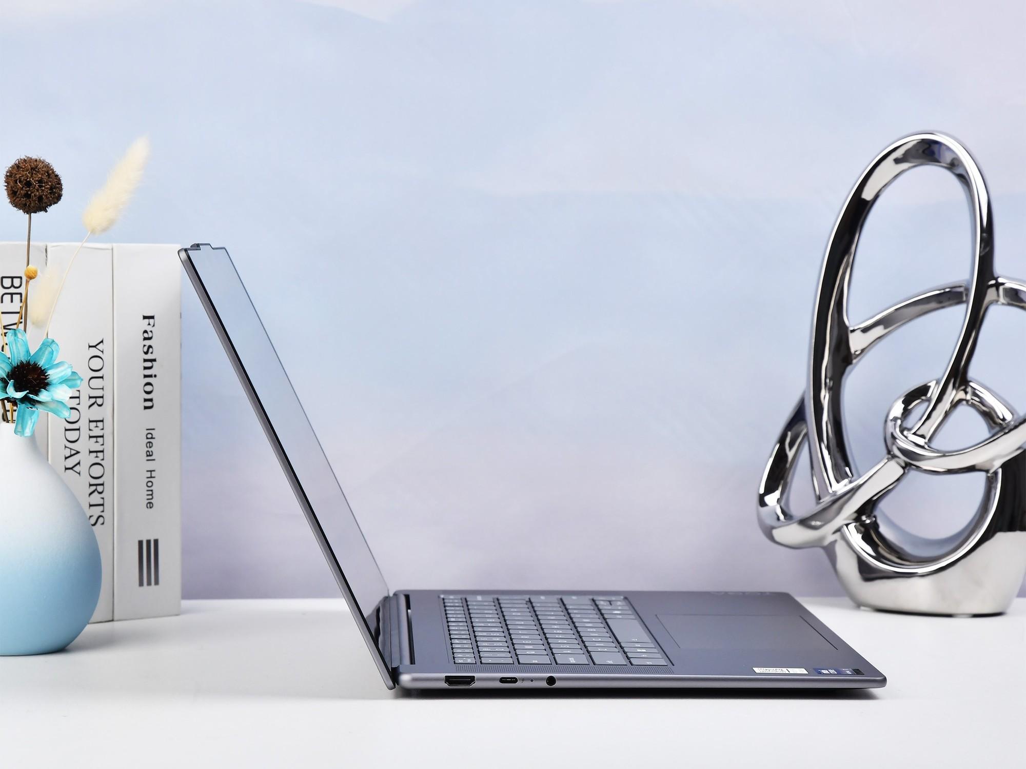 酷睿Ultra搭配AI為生產力提速!上手體驗聯想YOGA Air 15 Aura AI元啟版