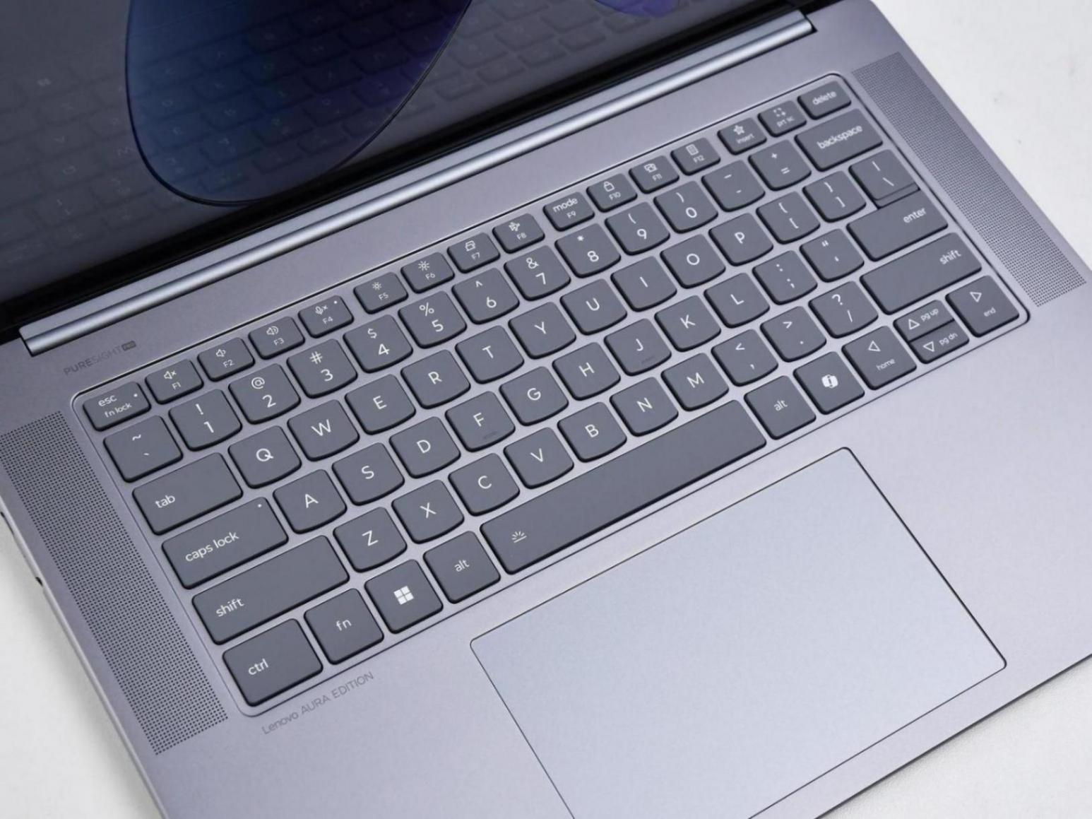 酷睿Ultra搭配AI為生產力提速!上手體驗聯想YOGA Air 15 Aura AI元啟版