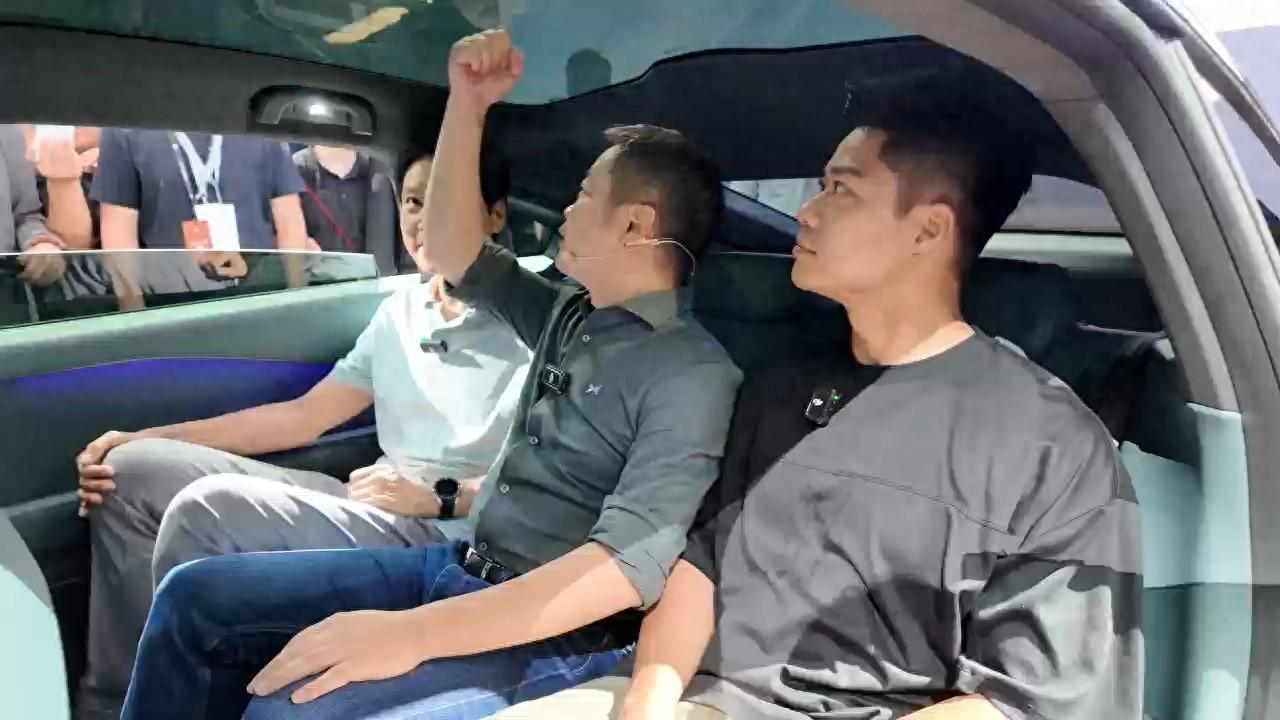 雷軍盛贊何小鵬:這兩年小鵬越來越好,希望MONA M03/P7+加快提產