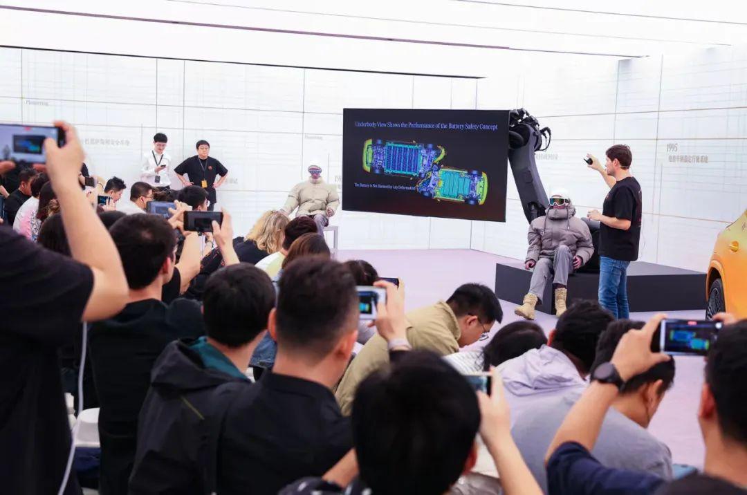 多款技術“硬貨”亮相,奔馳在廣州亮牌了