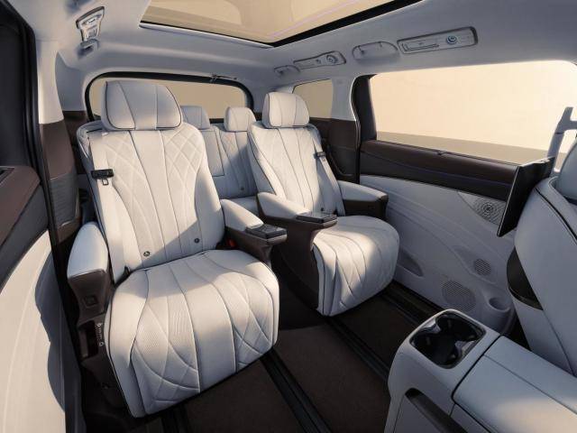 大空間才是MPV王道!吉利翼真L380、騰勢D9誰更強?