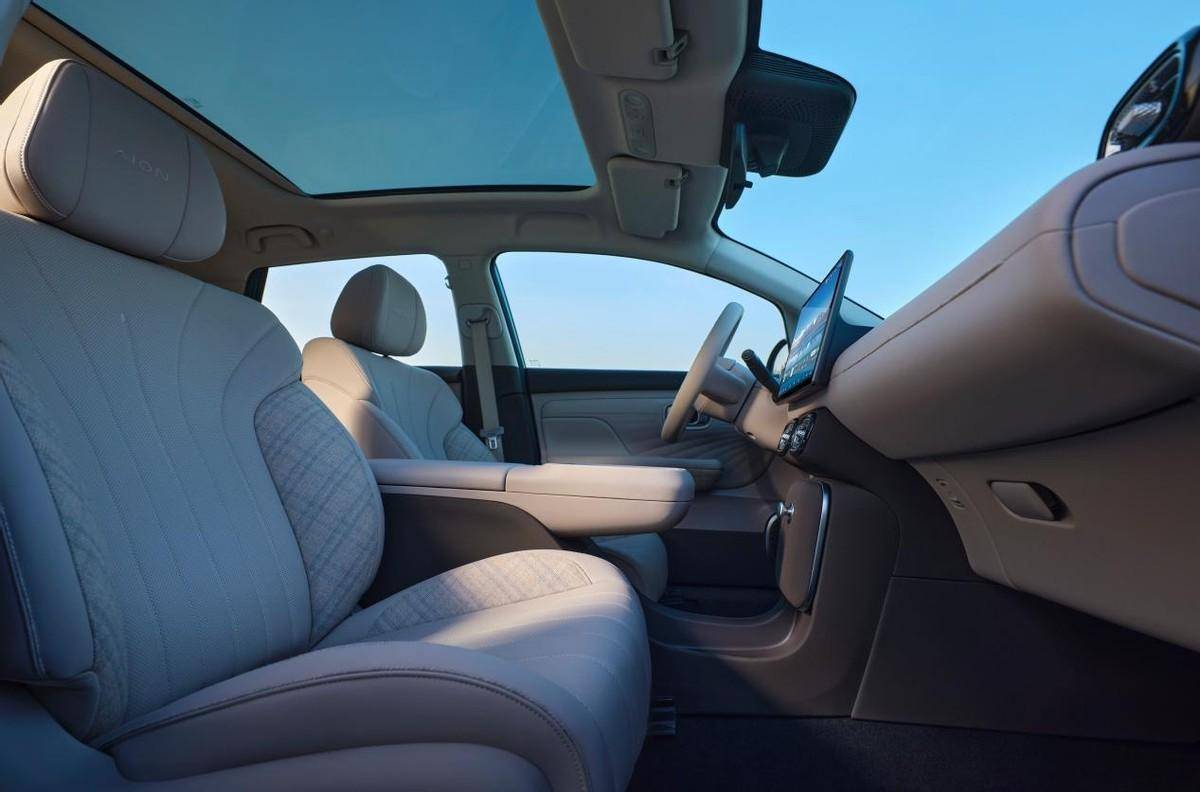 埃安UT鸚鵡龍登場,10萬級市場“新黑馬”?