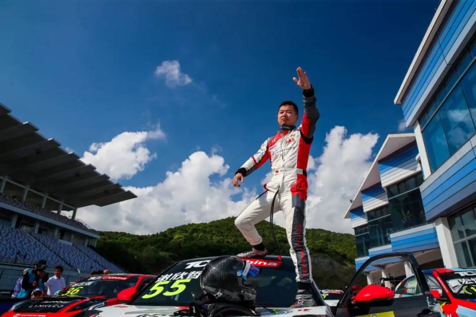 CIVIC TYPE R:奪冠 我很在行!