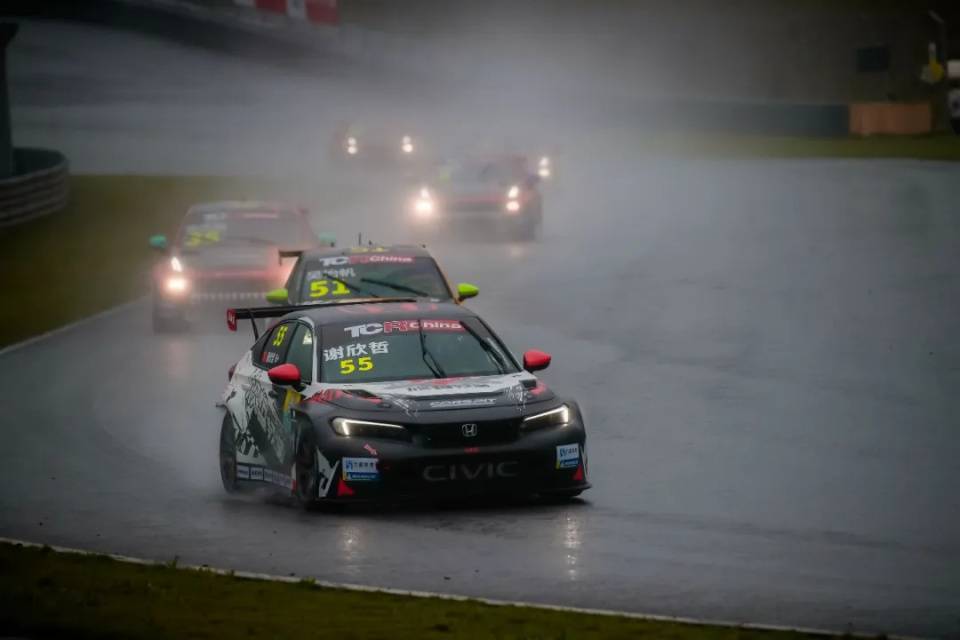 CIVIC TYPE R:奪冠 我很在行!