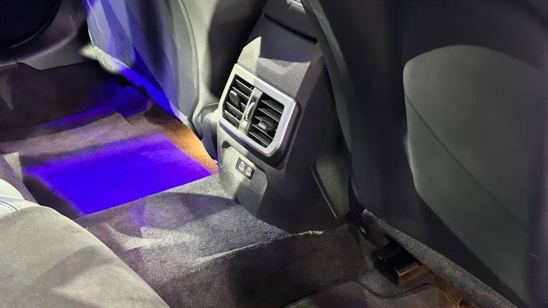 第一款國產(chǎn)的M性能轎車,搭載BMW最強(qiáng)2.0T四缸機(jī),還加長110mm!