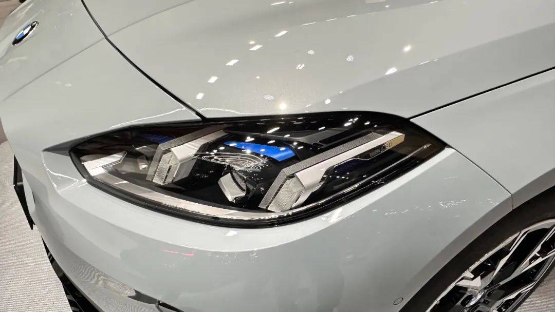 第一款國產(chǎn)的M性能轎車,搭載BMW最強(qiáng)2.0T四缸機(jī),還加長110mm!