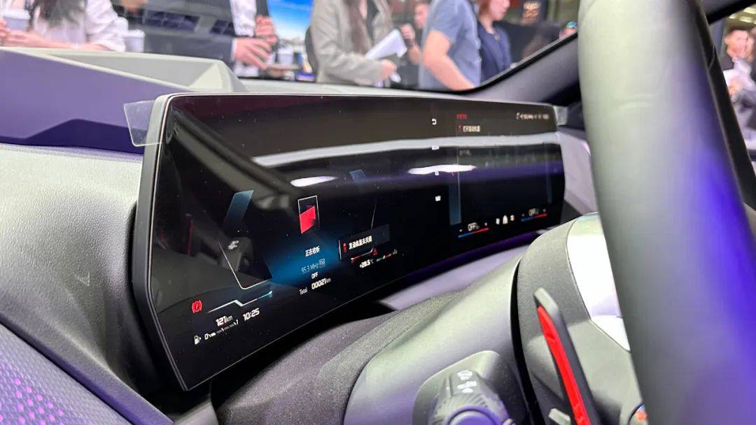 第一款國產(chǎn)的M性能轎車,搭載BMW最強(qiáng)2.0T四缸機(jī),還加長110mm!