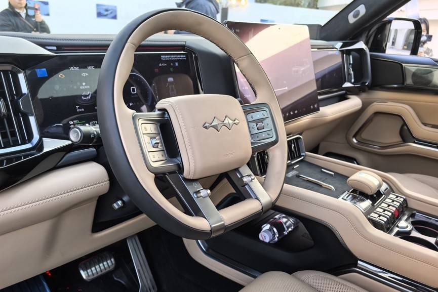 體驗方程豹 豹8,這款電驅越野,竟然更適合家用?