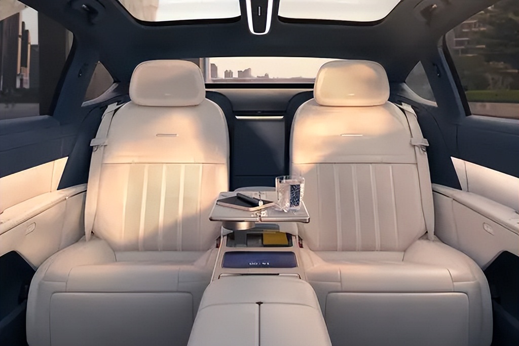 蔚來 ET9 將至,“大魔王” 降臨,智能駕駛超神?