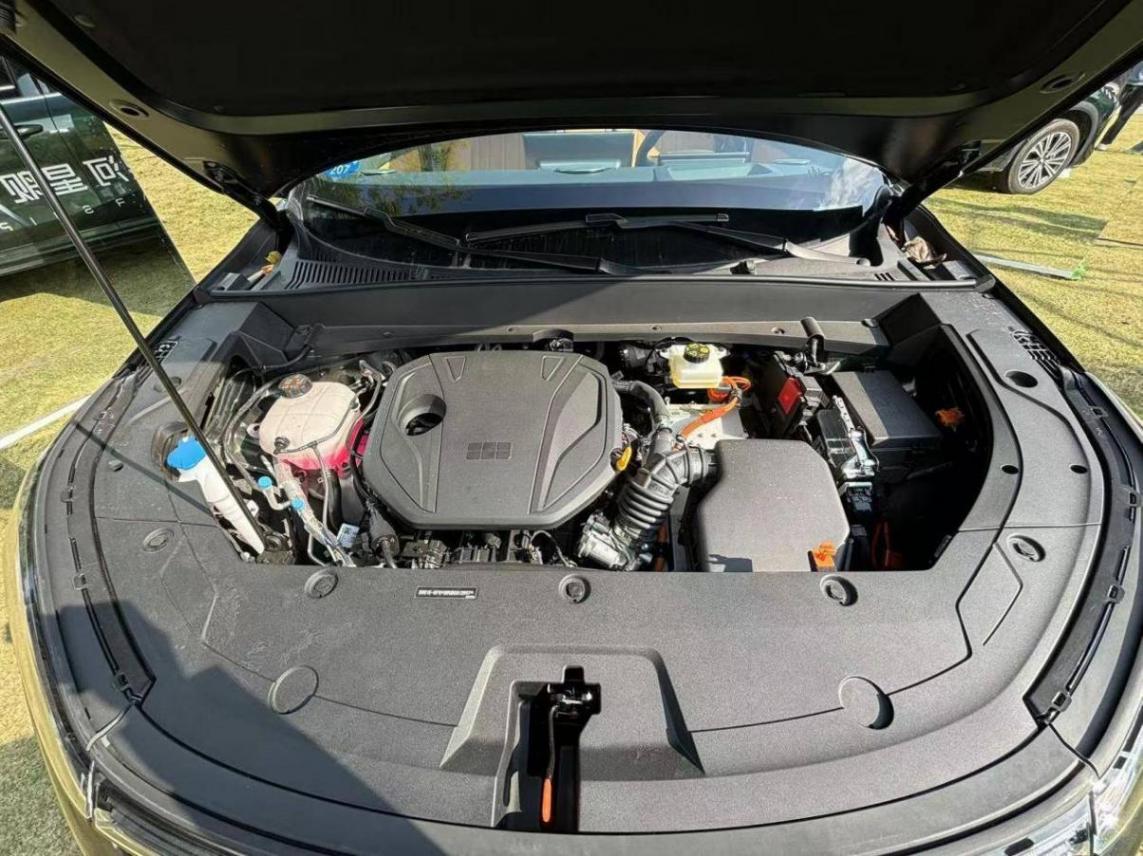 吉利銀河星艦7EM-i實車體驗,首搭雷神EM-i超級電混技術!