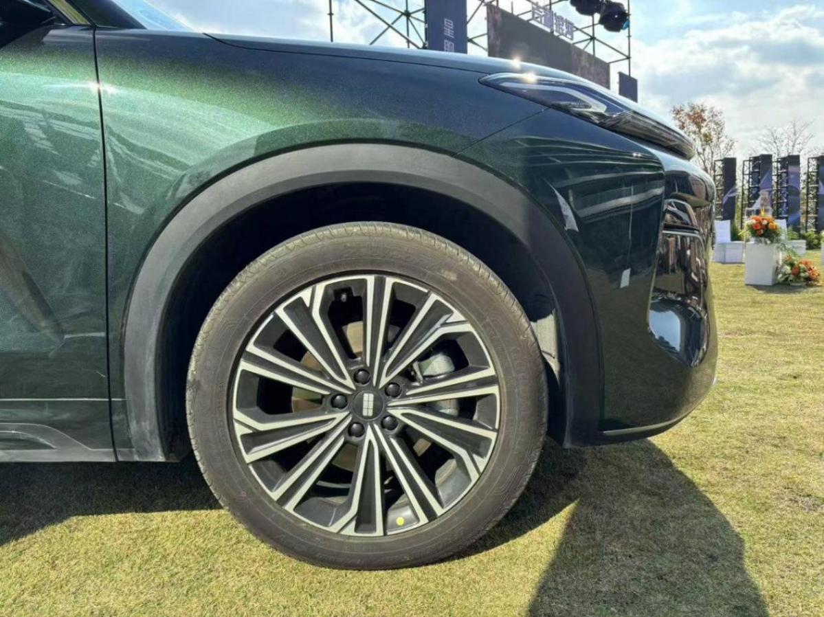 吉利銀河星艦7EM-i實車體驗,首搭雷神EM-i超級電混技術!