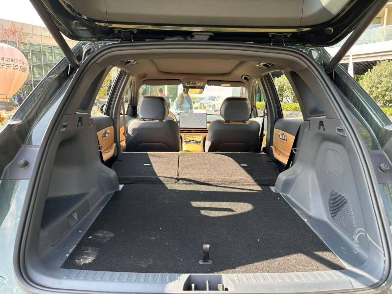 吉利銀河星艦7EM-i實車體驗,首搭雷神EM-i超級電混技術!