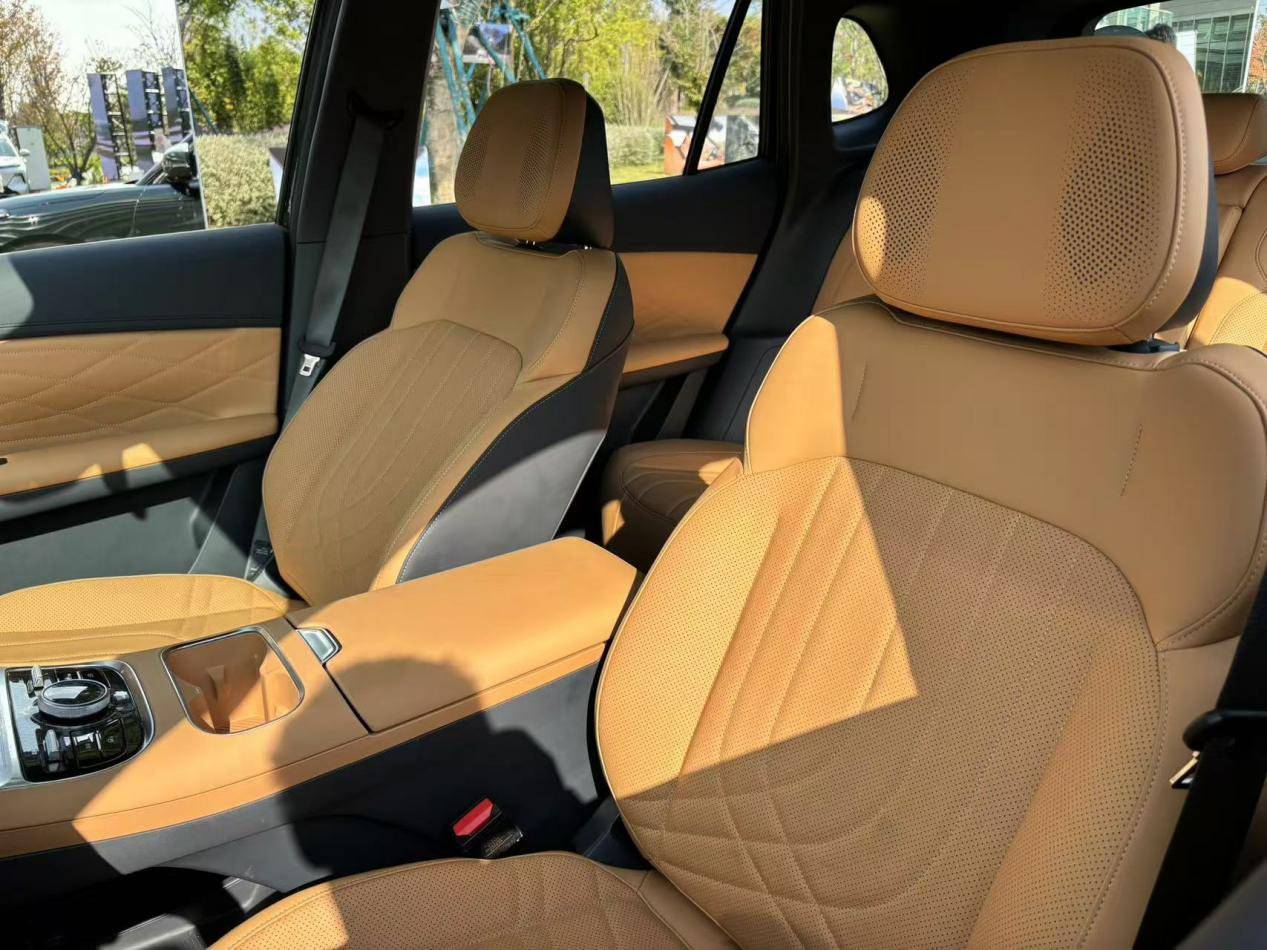 吉利銀河星艦7EM-i實車體驗,首搭雷神EM-i超級電混技術!