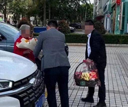 迷妹用生命給吉利“打廣告”,吉利躺賺一波流量,自己都懵了