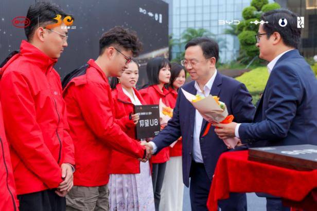 比亞迪玩真的!90位幸運(yùn)車主提車了