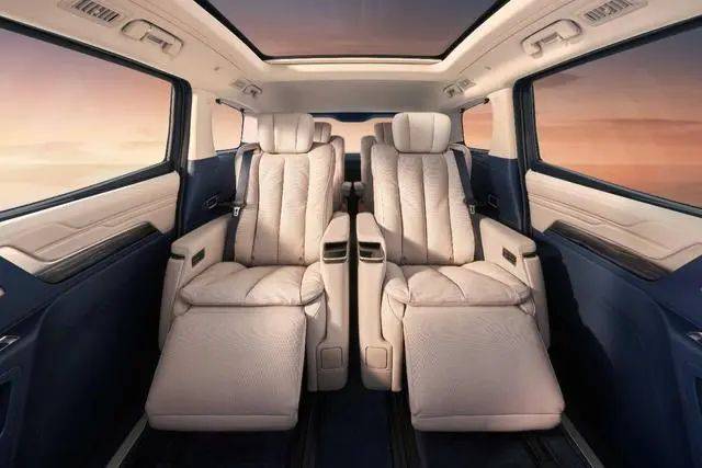 依然是豪華MPV標(biāo)桿,靜態(tài)體驗(yàn)別克2025款世紀(jì)CENTURY