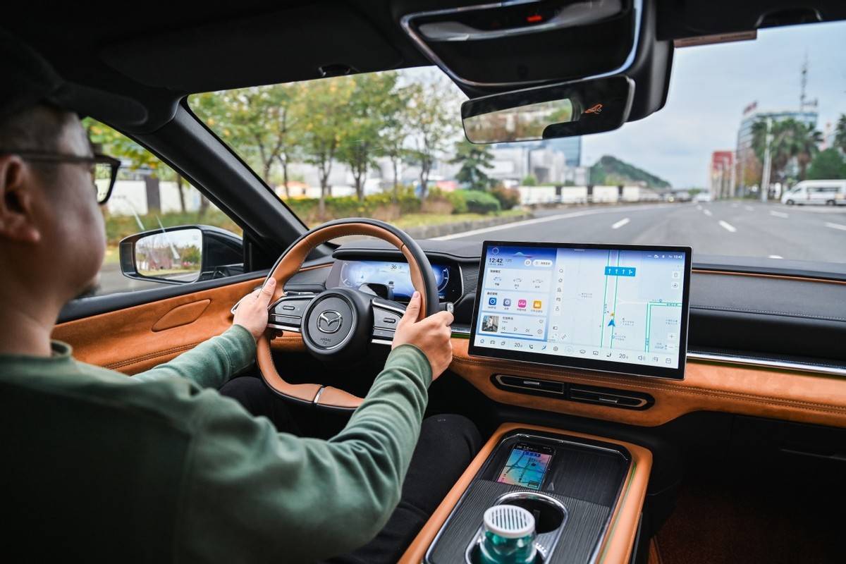 超詳細對比:十六七萬預算,馬自達EZ-6還是比亞迪漢?