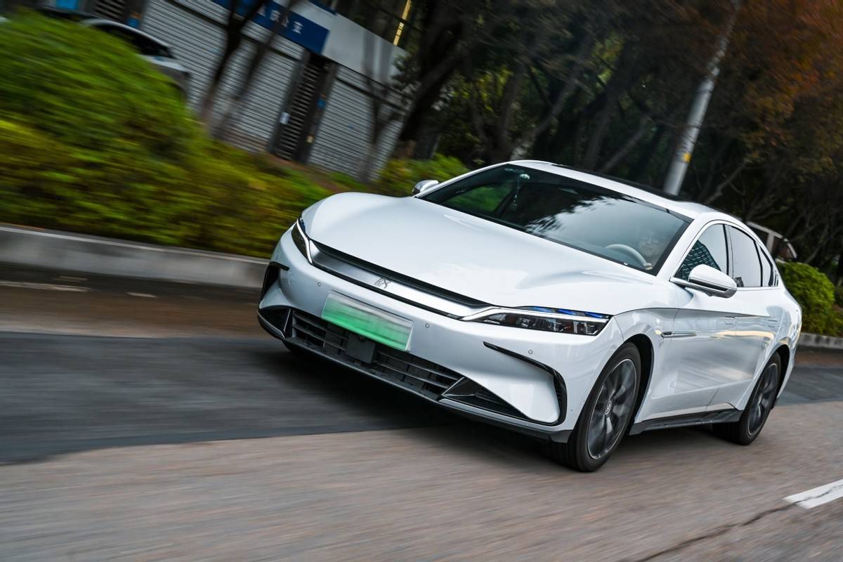 超詳細對比:十六七萬預算,馬自達EZ-6還是比亞迪漢?