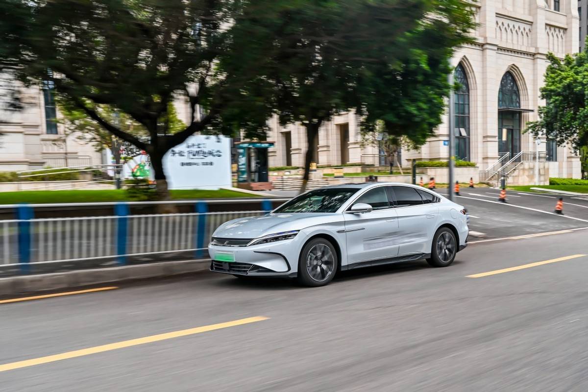 超詳細對比:十六七萬預算,馬自達EZ-6還是比亞迪漢?