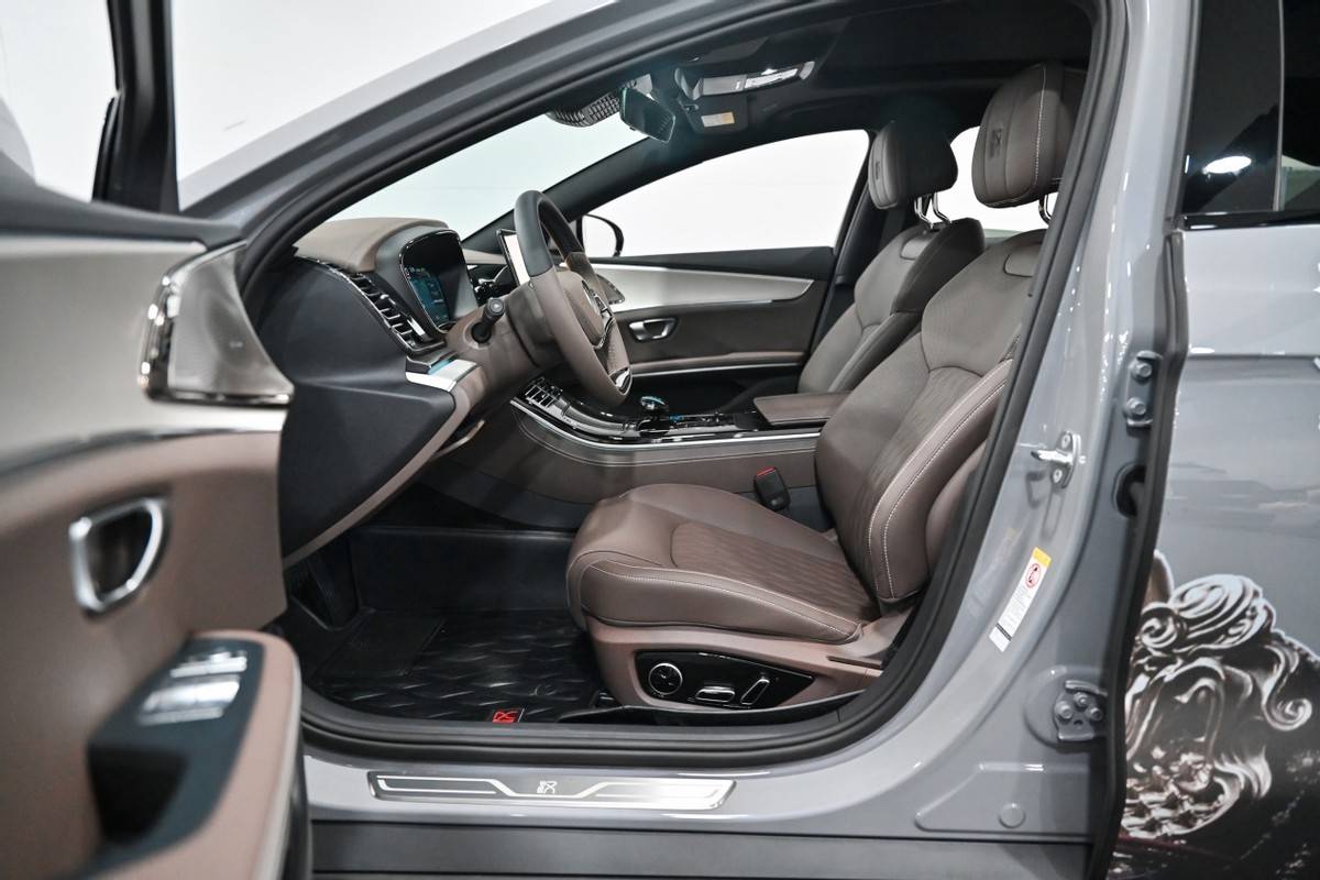 超詳細對比:十六七萬預算,馬自達EZ-6還是比亞迪漢?