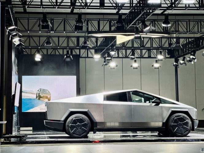 科幻大片來了,特斯拉將攜賽博越野旅行車和人形機器人帶你穿越將來