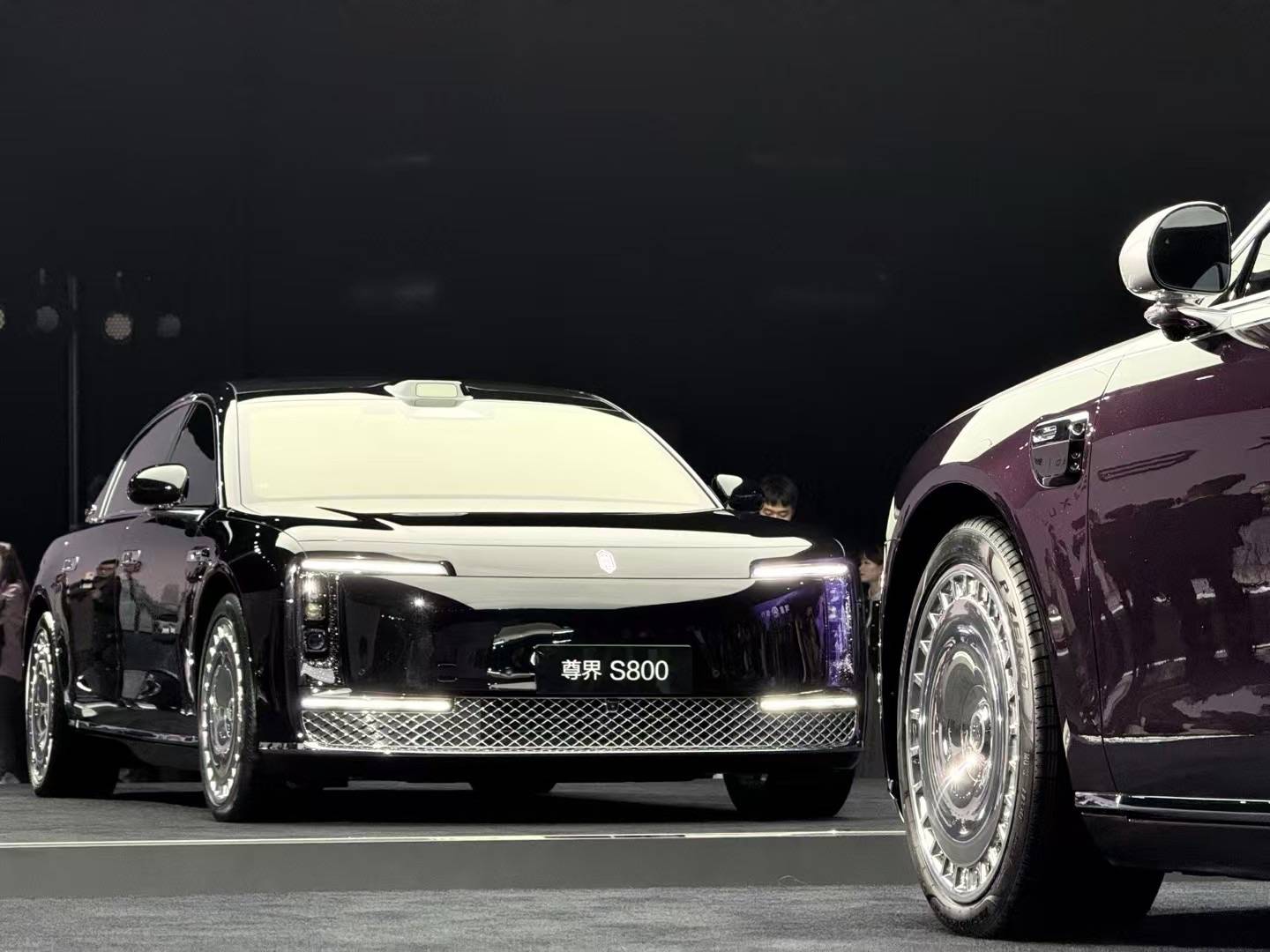 尊界S800首次公開亮相,價格預計100-150萬元,預訂意向金2萬!