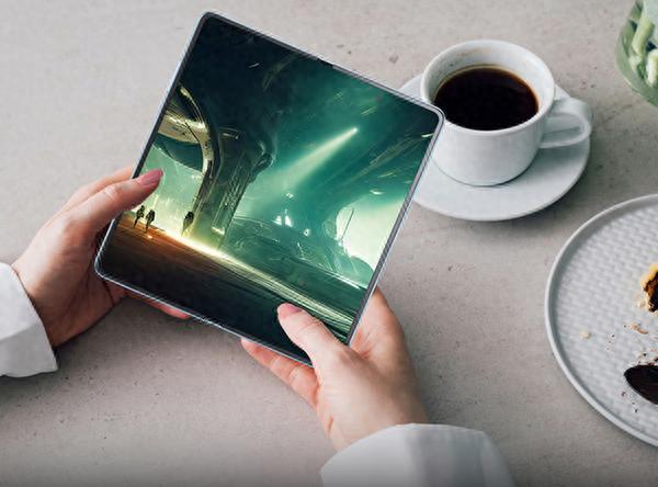 傳榮耀明年發布三折疊屏 采用自研技術 質感遙遙領先