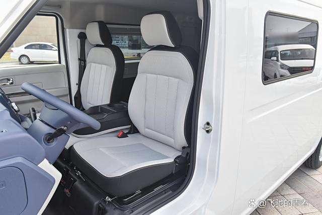 鑫源E3L客運版上市:價格親民,配置豪華-有駕 鑫源E3L客運版上市:價格親民,配置豪華-有駕