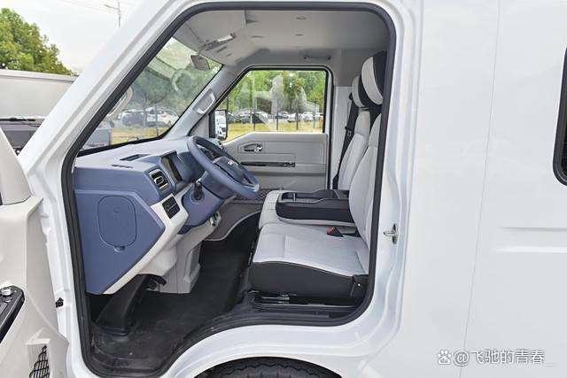 鑫源E3L客運版上市:價格親民,配置豪華-有駕 鑫源E3L客運版上市:價格親民,配置豪華-有駕