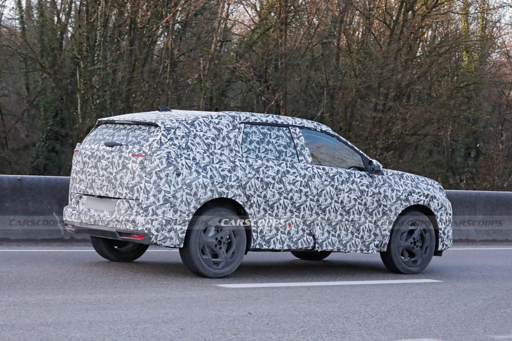 2025款雪鐵龍C5 Aircross緊湊SUV原型路測圖首曝