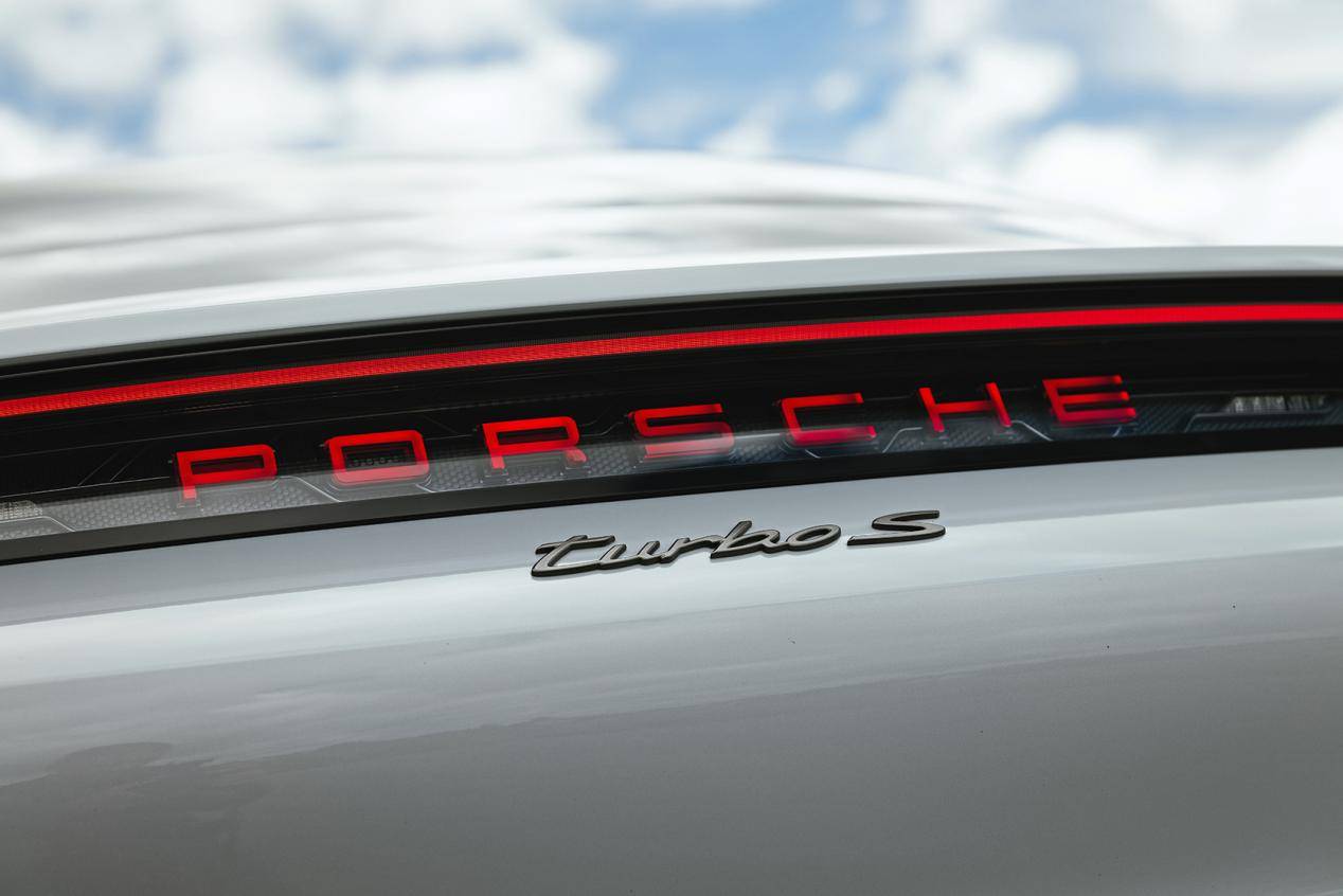 變革沖刺:保時捷Taycan Turbo S