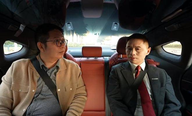 星紀(jì)元ES增程奔赴叫座 有點兒科技新豪華的樣了