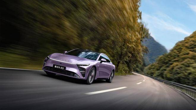 星紀(jì)元ES增程奔赴叫座 有點兒科技新豪華的樣了