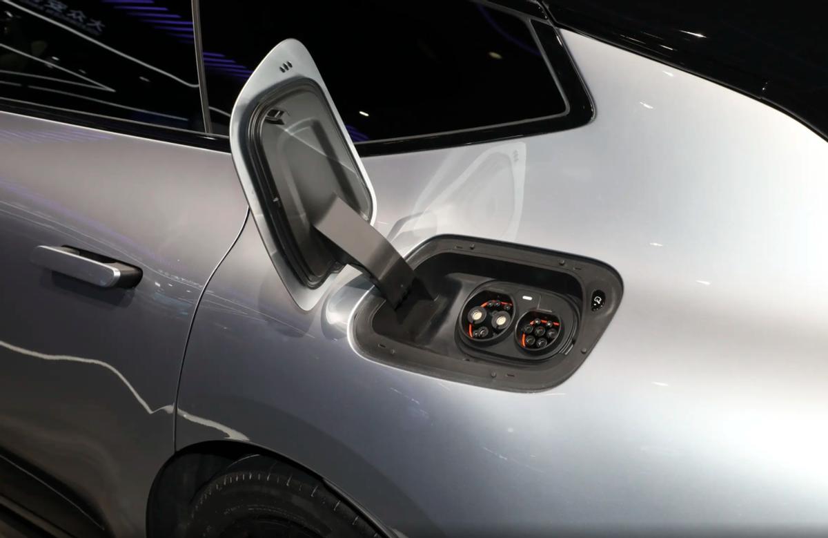 AUDI首款量產車亮相,奧迪RS6設計師親手操刀,這你受得了嗎?