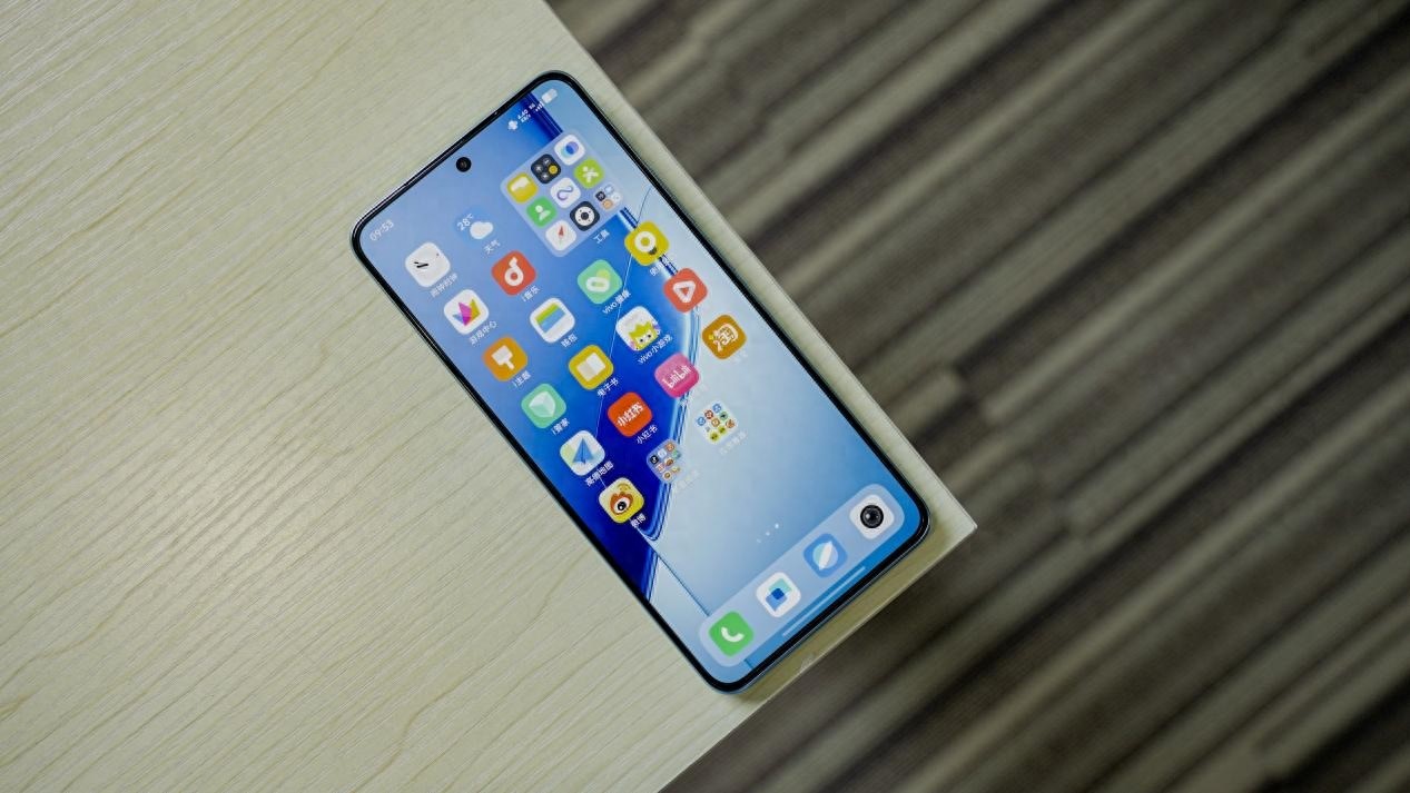 iQOO Neo10 Pro+屏幕大升級:同檔最強2K珠峰屏驚艷登場!