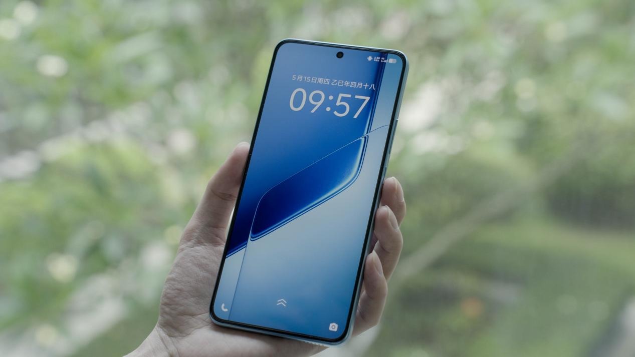 iQOO Neo10 Pro+屏幕大升級:同檔最強2K珠峰屏驚艷登場!