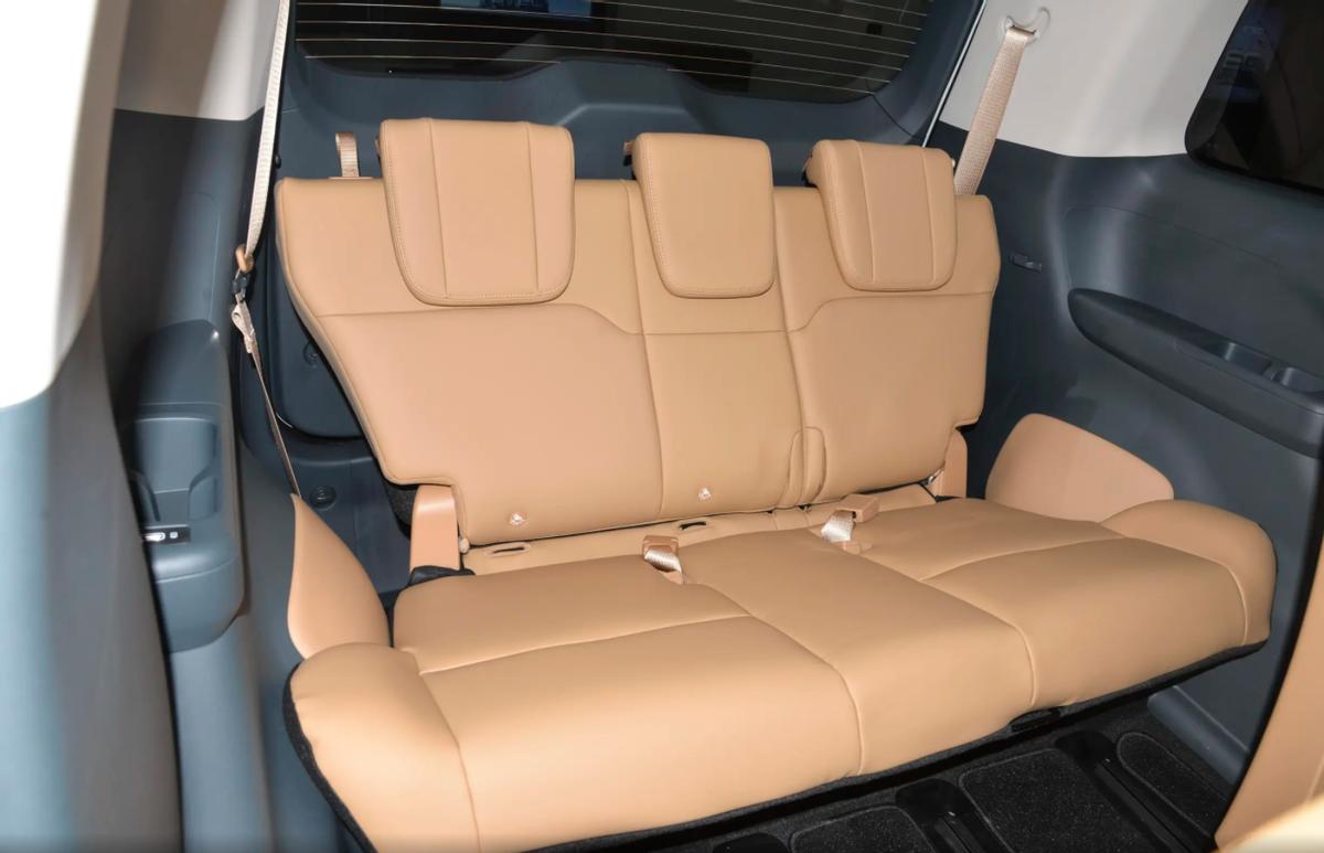 “小”MPV也有冰箱彩電的玩法,試駕傳祺E8 PHEV,油耗確實不算高