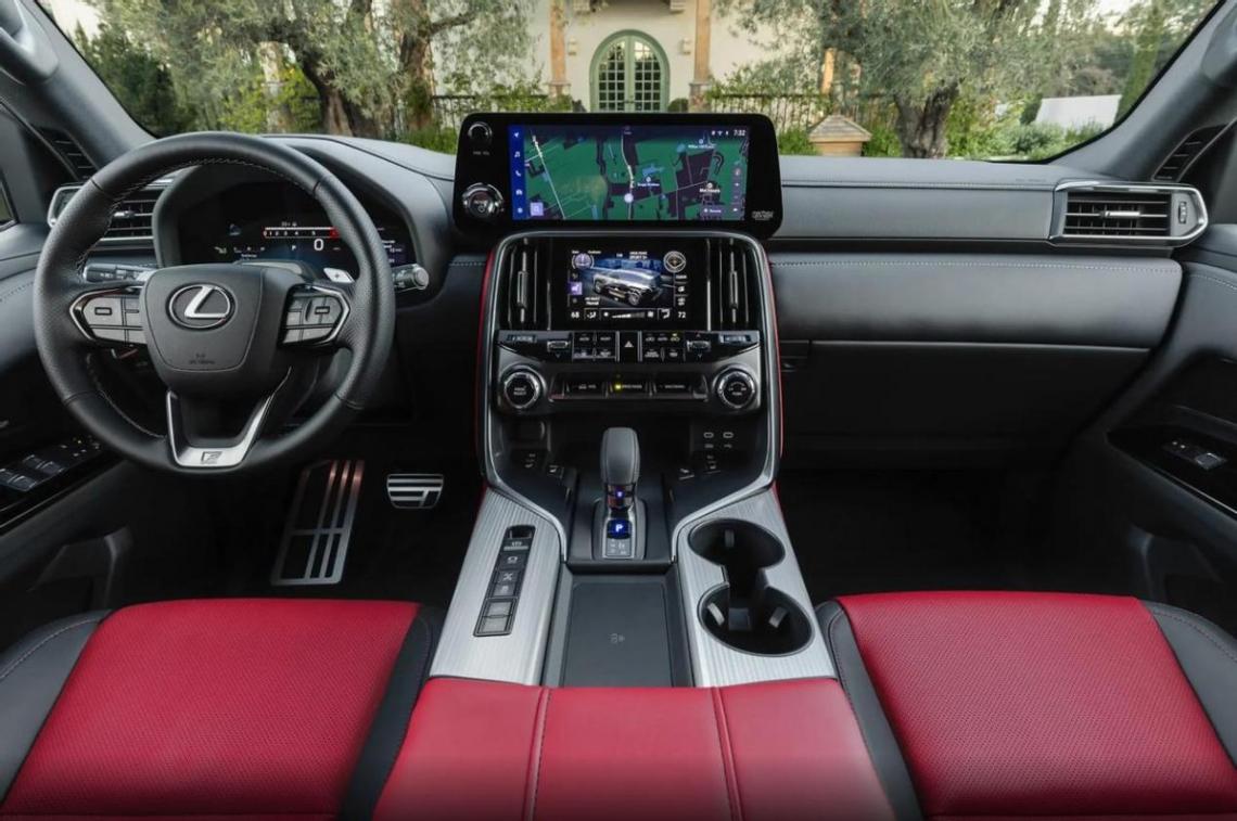 全新雷克薩斯LX特別版實拍,雙色車身+四排氣,搭3.5T V6發動機