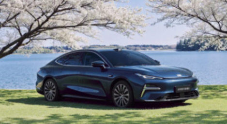 背刺老車主以對抗強敵,小鵬MONA M03價格暴降,13萬就能買MAX版本