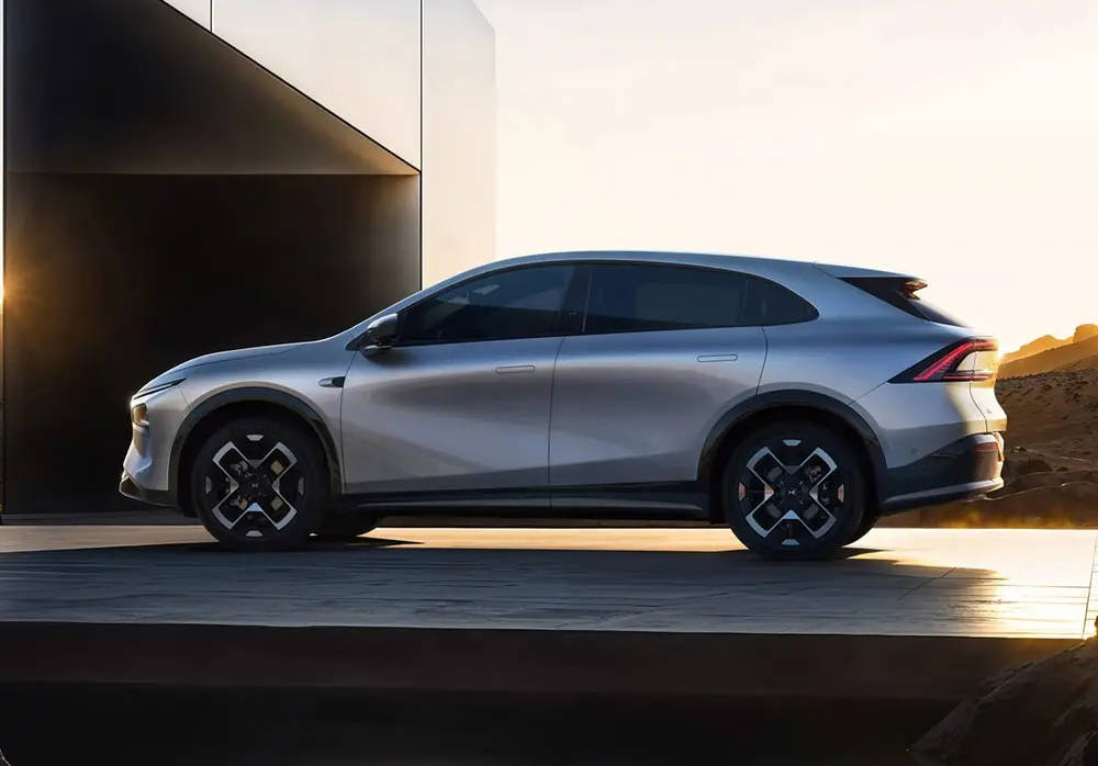 首搭“追光全景”抬頭顯示 小鵬G7將于6月內正式亮相并預售