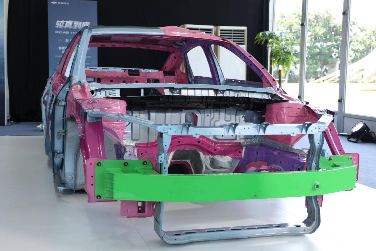 拆解式發布會,安全性不遮掩 風云A8上市7.99萬起