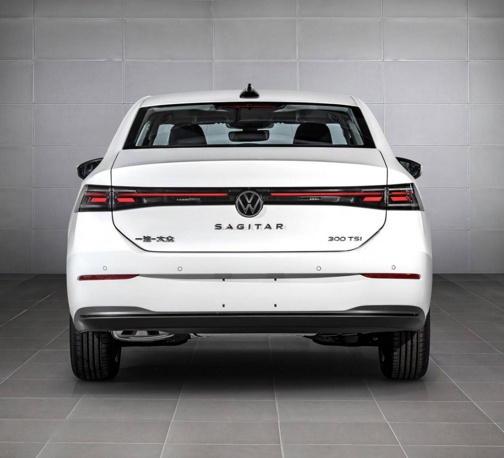 全新大眾速騰工廠實拍,長超4米8+懷擋,換隱藏門把手+貫穿尾燈