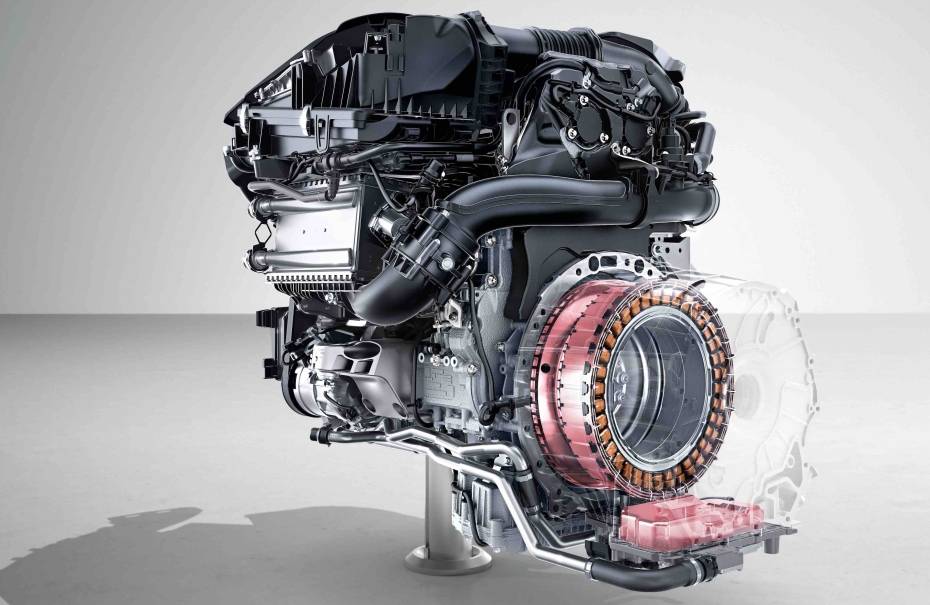 奔馳C級現在22萬能落地,這個價格選它和買小米SU7誰更好?