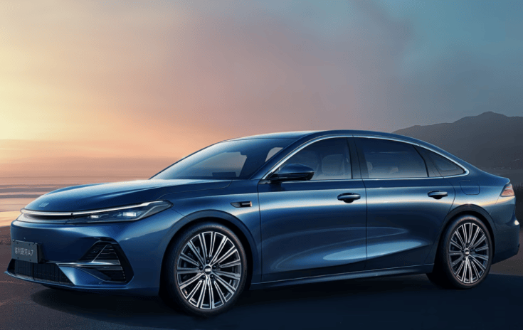 吉利銀河 A7 EM-i 更多角度官圖發布!定位中型轎車