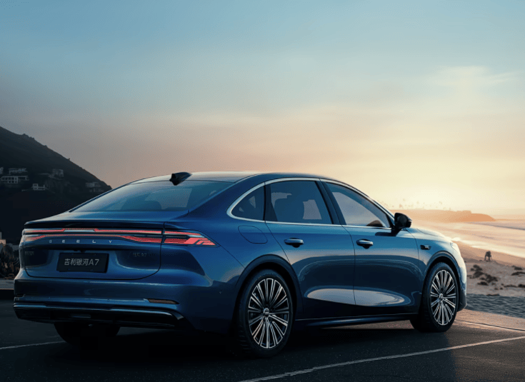 吉利銀河 A7 EM-i 更多角度官圖發布!定位中型轎車